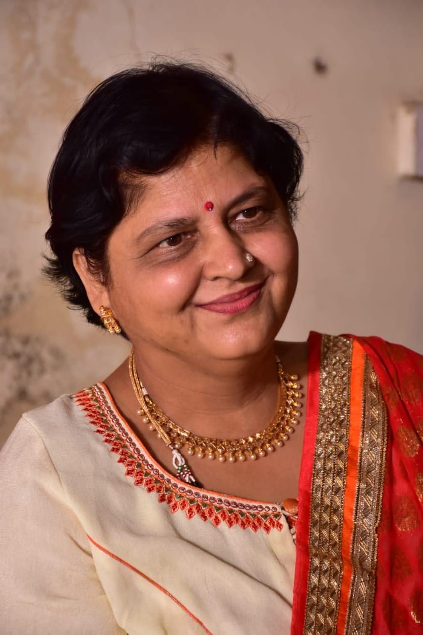 Dr. Savita Dixit Ma’am, Senior Professor MANIT donated 200 Bhagavad Gita